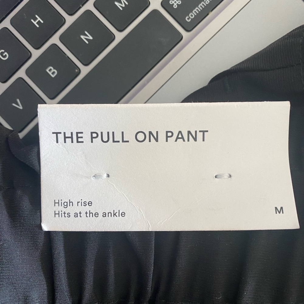 Ann Taylor Pull On Tapered Pant